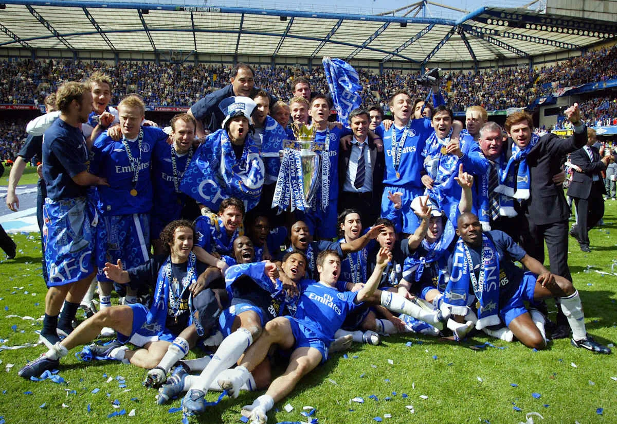 José Mourinho and Chelsea celebrate the 2004/05 Premier League title